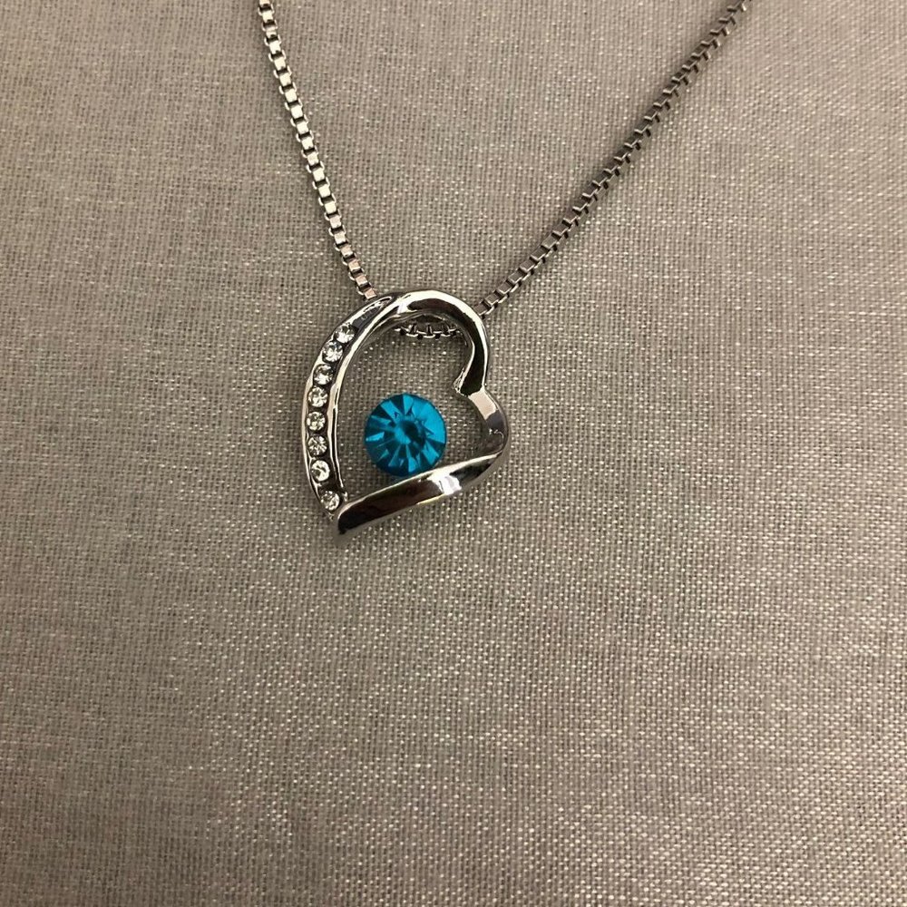 3/$25** Swarovski Elements Heart pendant necklace